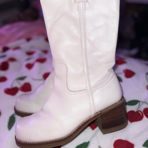 🤍Creme colored Aldo Boots, Good Condition. Genuine Real Leather🤍 - Picture 2 of 12